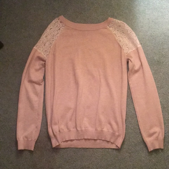 Cute sweater - Picture 1 of 2